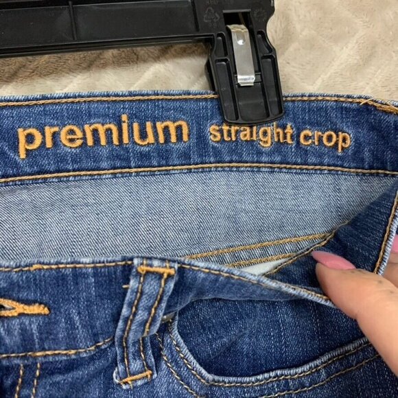 Gap Womens 8 Denim Jeans Blue Straight Crop Cuffed Low Rise Medium Wash Stretch - Picture 3 of 16